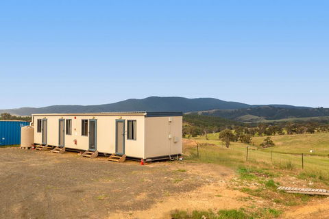 Country Budget - Mackay Tourism 0