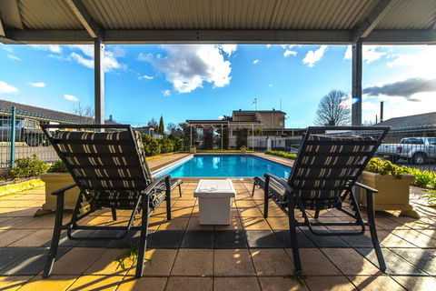 Country Gardens Motel - Mackay Tourism 2