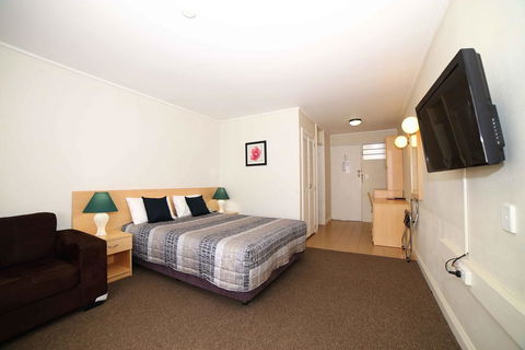 Country Gardens Motel - Mackay Tourism 0