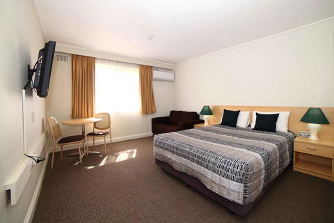 Country Gardens Motel - Mackay Tourism 1