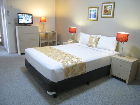 Country Lodge Motor Inn - Mackay Tourism 3
