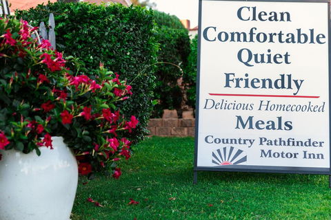 Country Pathfinder Motor Inn - Mackay Tourism 1