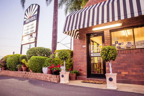 Country Pathfinder Motor Inn - Mackay Tourism 3