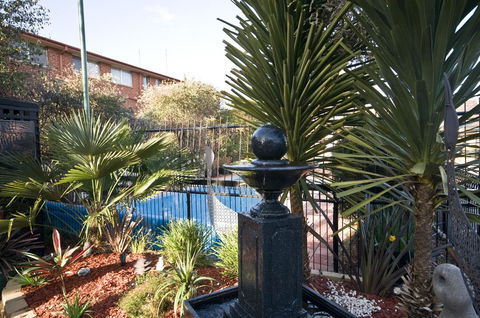 Country Plaza Motel - Mackay Tourism 2