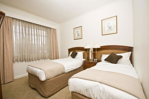 Country Plaza Motel - Mackay Tourism 3