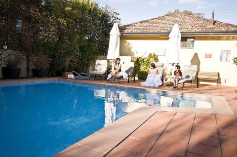 Country Plaza Motel - Mackay Tourism 0