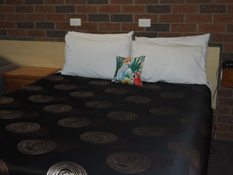 Country Road Motel St Arnaud - Mackay Tourism 1