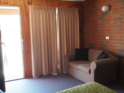 Country Road Motel St Arnaud - Mackay Tourism 3