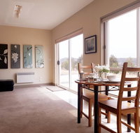 Couples Retreat with Mountain View Near Hobart - Mackay Tourism