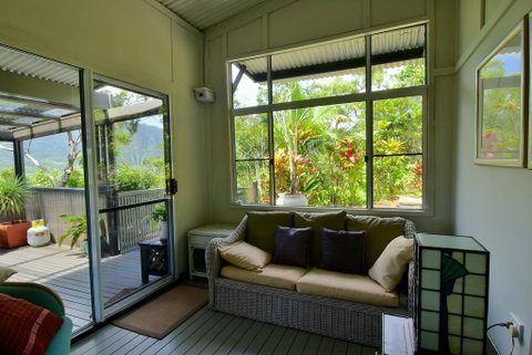 Cow Bay Hilltop Escape - Mackay Tourism 1