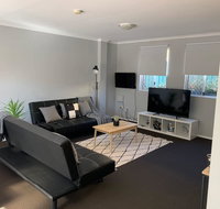 Cozy 3BR Townhouse in Liverpool CBD with parking - Mackay Tourism