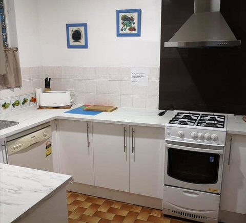 Cozy Inn - Mackay Tourism 1