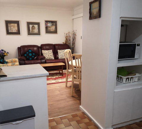 Cozy Inn - Mackay Tourism 0