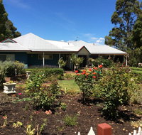 Crabapple Lane - Mackay Tourism