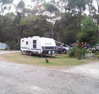 Crayfish Creek Van  Cabin Park - Mackay Tourism