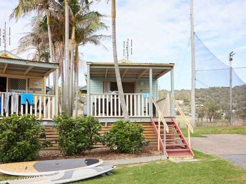 Crescent Head Holiday Park - Mackay Tourism 0