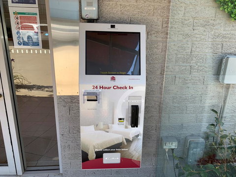 Crest Motor Inn - Mackay Tourism 1