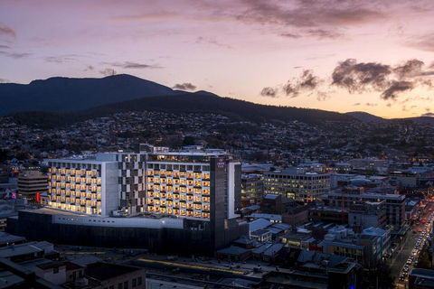 Crowne Plaza Hobart - Mackay Tourism 0