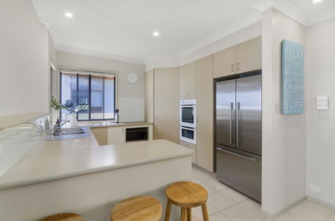 Currumbin Beachside Holiday Home - Mackay Tourism 3