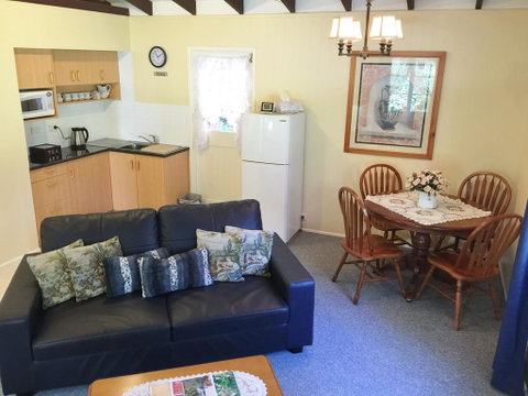 Curtis Cottage - Mackay Tourism 3