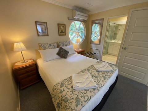 Curtis Cottage - Mackay Tourism 1