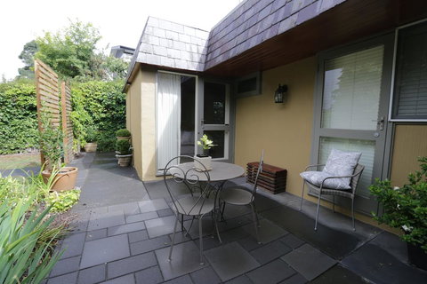 Cygnet, Studio On Sturt - Mackay Tourism 1