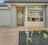 Daisy Villa - close to Mel Airport  Hume Highway -Comfort - Mackay Tourism