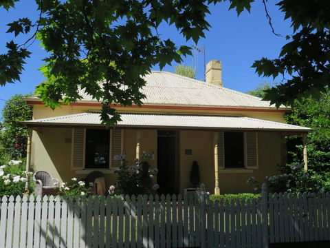 Dalton Cottage - Mackay Tourism 0
