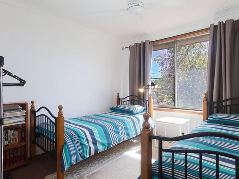 Dalwood', 1/43 Soldiers Point Road - Top Floor And Perfect For Small Boat Parking - Mackay Tourism 1