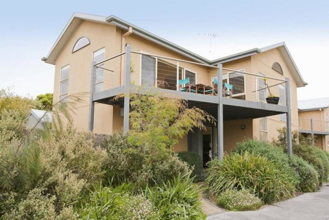 Darian Townhouse 1-28 - Mackay Tourism 0