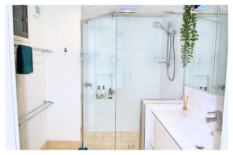 De Zen - Aussie World Holiday Group Venue - Mackay Tourism 1