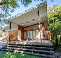 Decked out for a Fantastic Holiday - Winnett St Woorim Upstairs only - Mackay Tourism