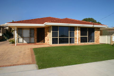 Denison Waterfront - Mackay Tourism 0
