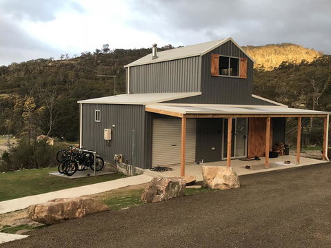 Derby Digs Barn - Mackay Tourism 0