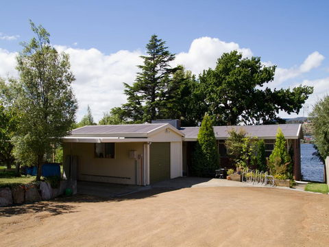 Derwent Hideaway - Mackay Tourism 1