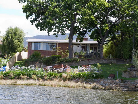 Derwent Hideaway - Mackay Tourism 0