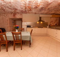 Desert Dwellers Underground BB - Mackay Tourism