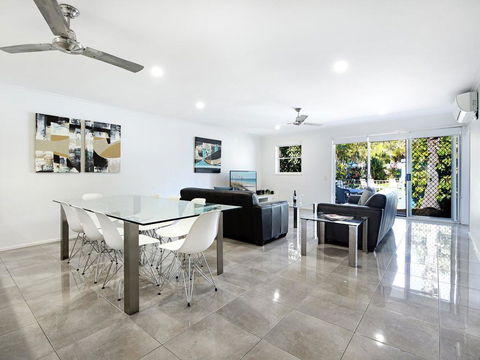 Diamond Beach 3 Bedroom Poolside Apartment - Mackay Tourism 0