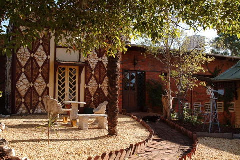 Diamond House Heritage Restaurant And Motor Inn - Mackay Tourism 1