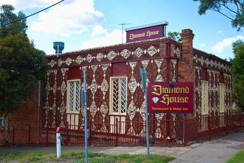 Diamond House Heritage Restaurant And Motor Inn - Mackay Tourism 0