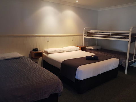 Dirranbandi Motor Inn - Mackay Tourism 1