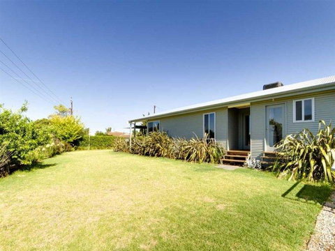 Do Drop Inn - Mackay Tourism 1