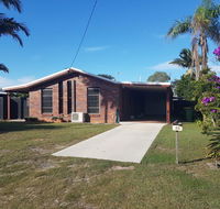 Dog Friendly Holiday House At Red Beach - Mackay Tourism