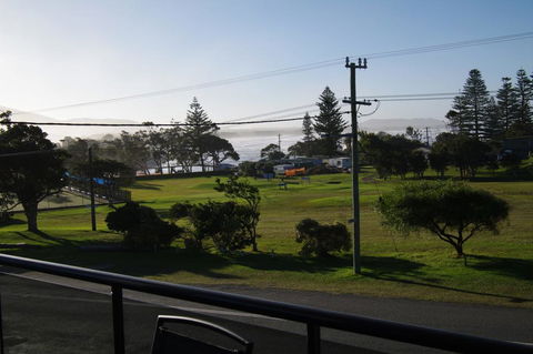 Dolphin Court 2, 1 Gowing Street - Mackay Tourism 2