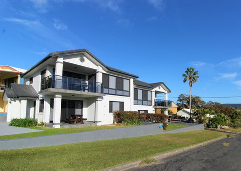 Dolphin Court 2, 1 Gowing Street - Mackay Tourism 1