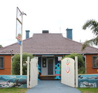 Dolphin Retreat Bunbury YHA - Mackay Tourism