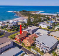 Doncaster - Yamba Main beach and sea pool - Mackay Tourism