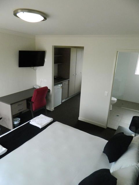 Dooleys Tavern And Motel Capella - Mackay Tourism 3