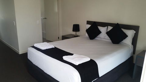 Dooleys Tavern And Motel Capella - Mackay Tourism 0