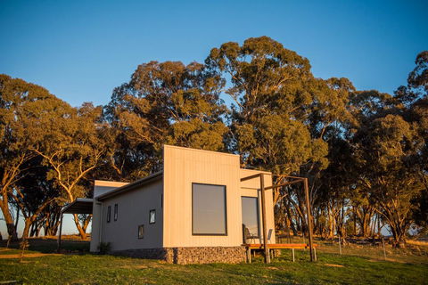 Dragonfly Cottages - Mackay Tourism 0